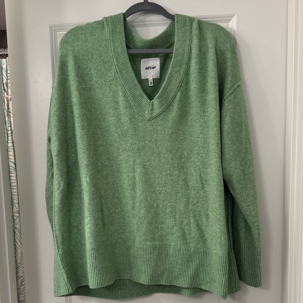 Aerie V-Neck Oversized Women’s Sweater in Sage